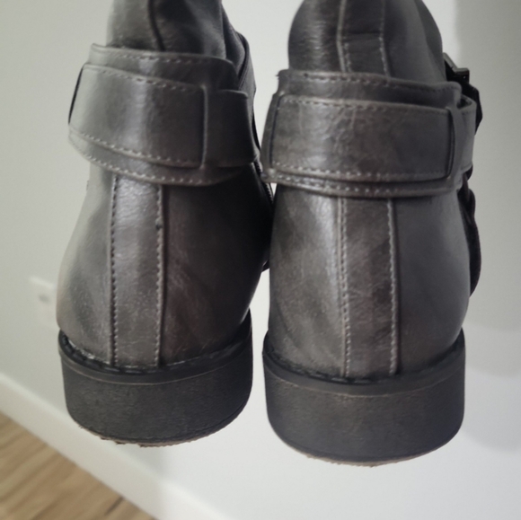 Justfab boots 8.5 - Picture 4 of 7